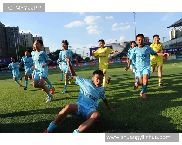 中国足球明星齐聚赛场展现风采助力足球事业蓬勃发展