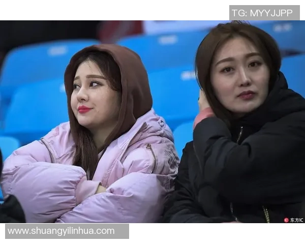 张杰亲临女足球明星赛场展现支持与热情引发球迷热议