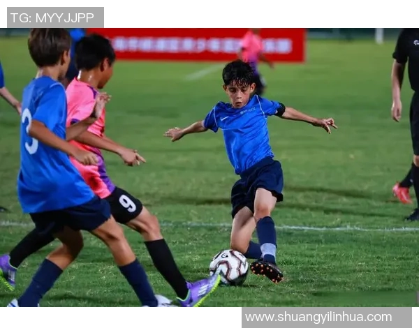 街头偶遇足球明星的惊喜瞬间与难忘经历分享