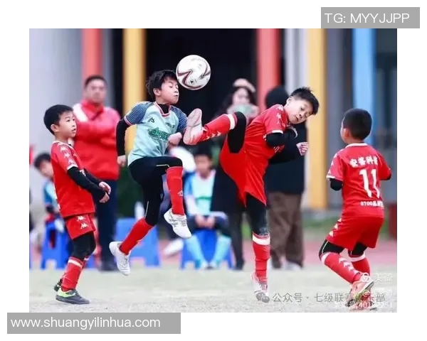 足球明星的孩子们如何在绿茵场上追逐梦想与荣耀